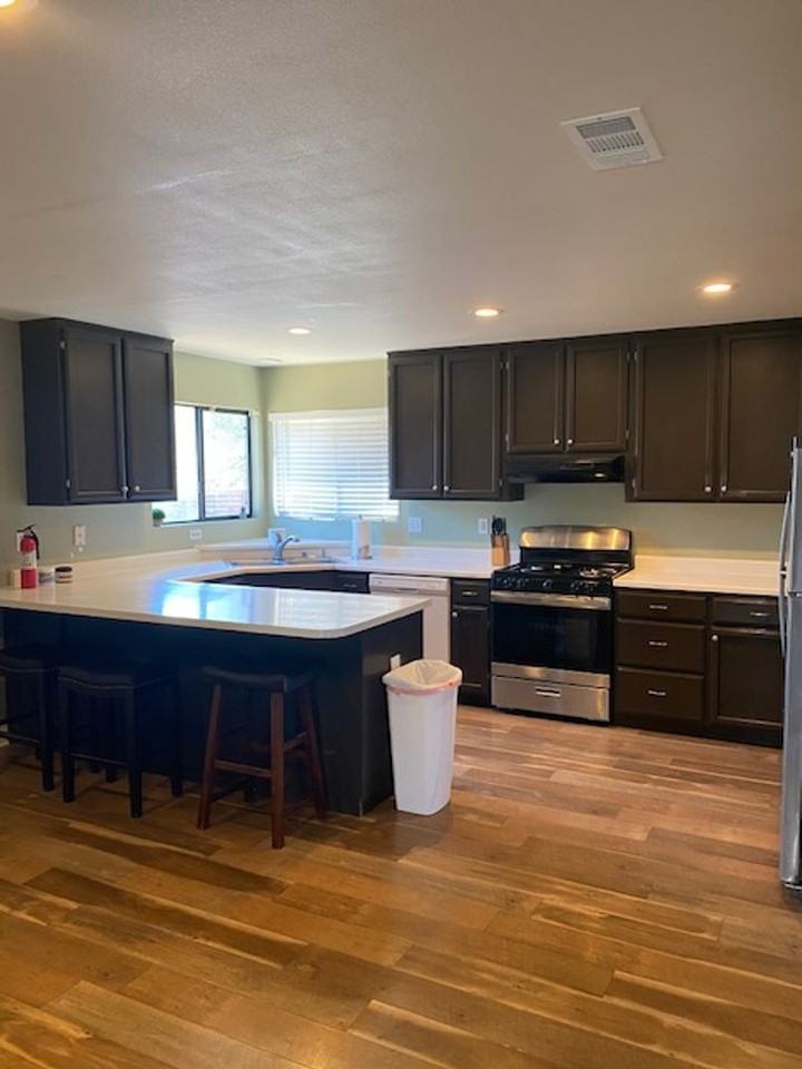 1707 Sterling Dr - Photo 3 of 8