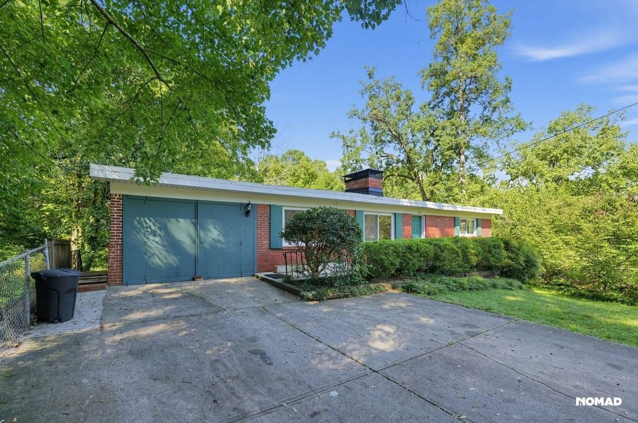 454 Superior Ave - Photo 3 of 37