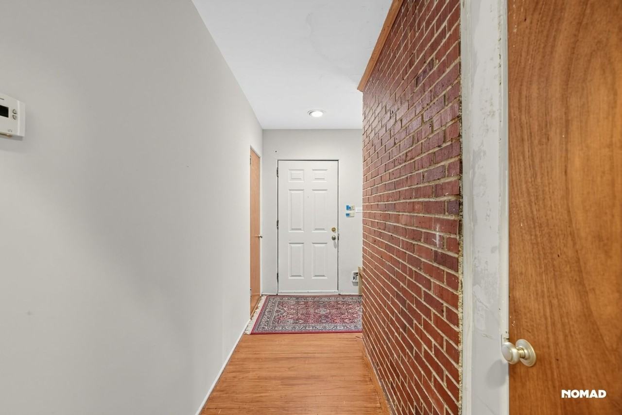 454 Superior Ave - Photo 5 of 37
