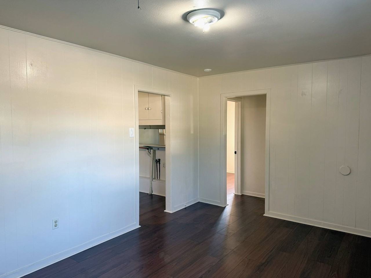 2838 Featherston Ave - Photo 4 of 31
