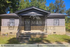 featured image of 2858 Queensroad Ave
