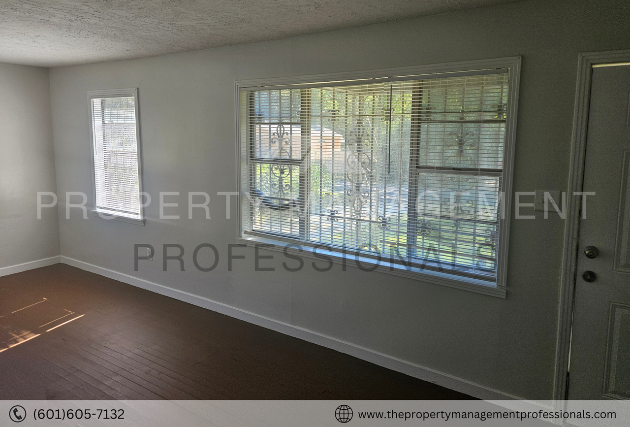 2858 Queensroad Ave - Photo 3 of 22