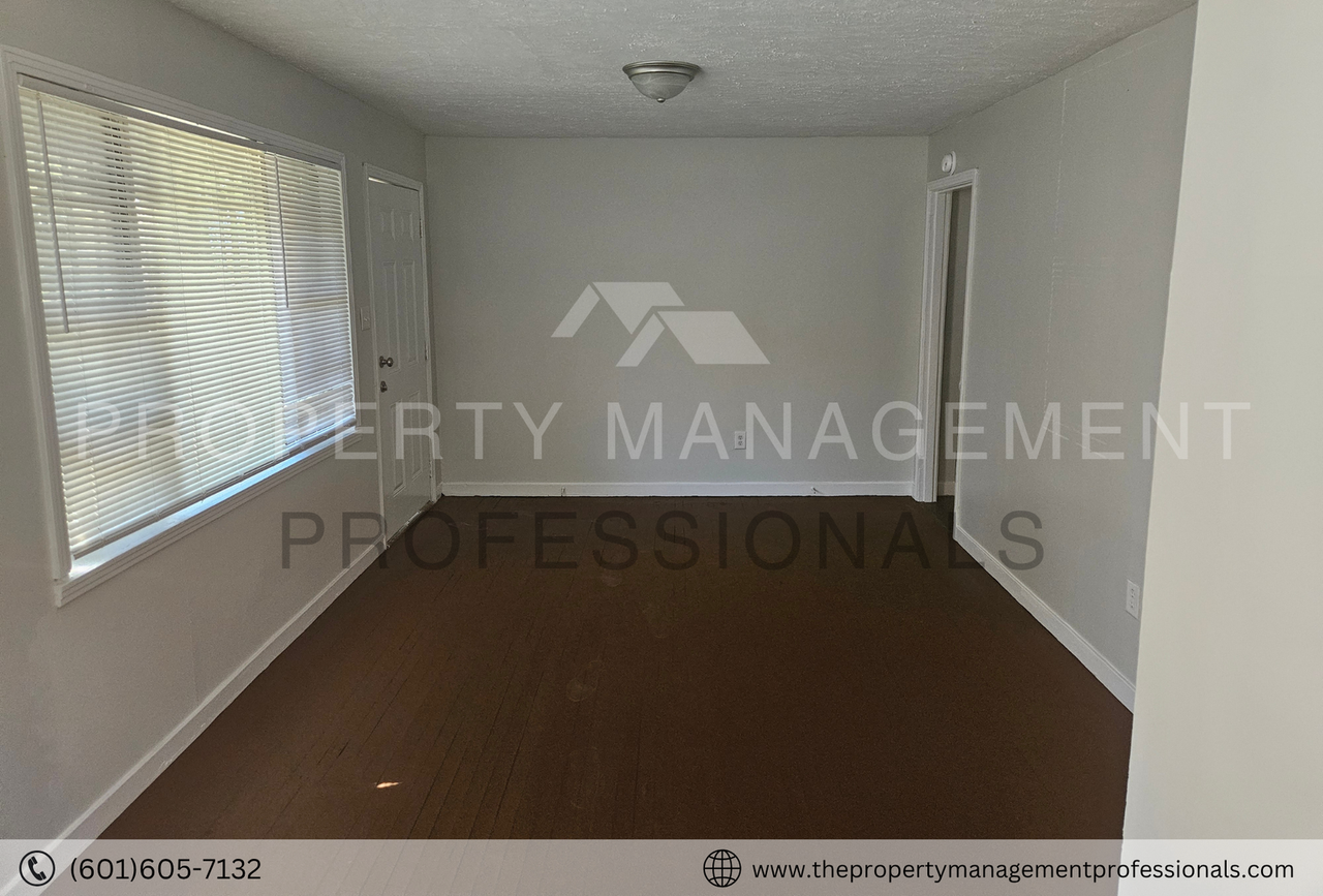 2858 Queensroad Ave - Photo 4 of 22