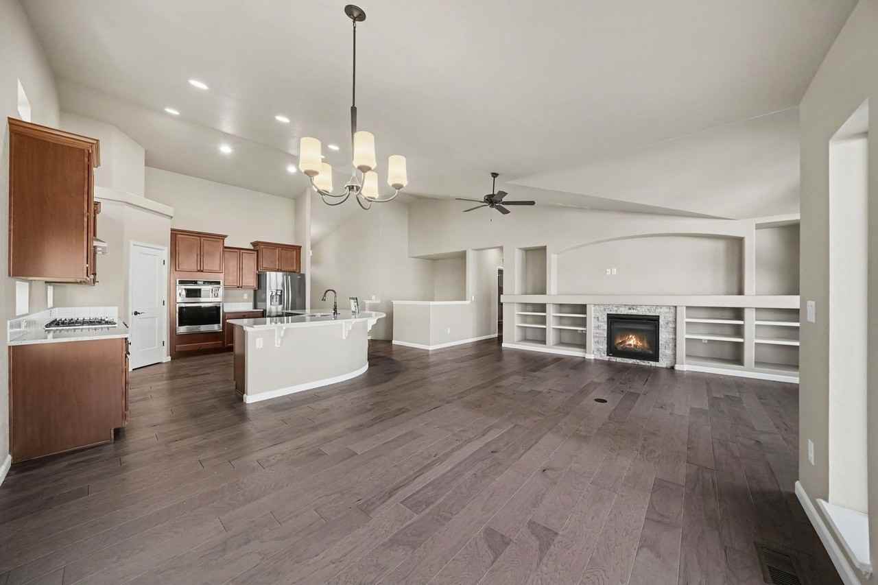 10227 Kentwood Dr - Photo 6 of 34