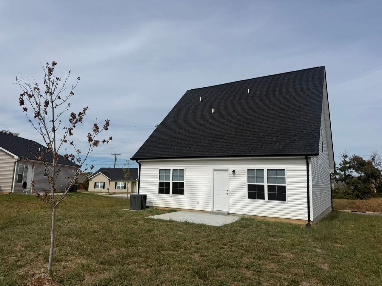 1304 Lakewalk Dr - Photo 4 of 26