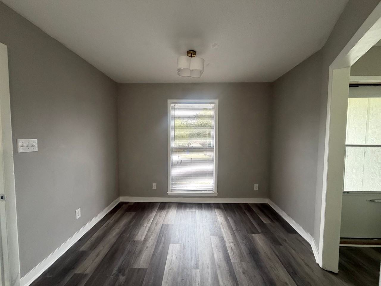 3315 Red Fox Rd - Photo 4 of 19