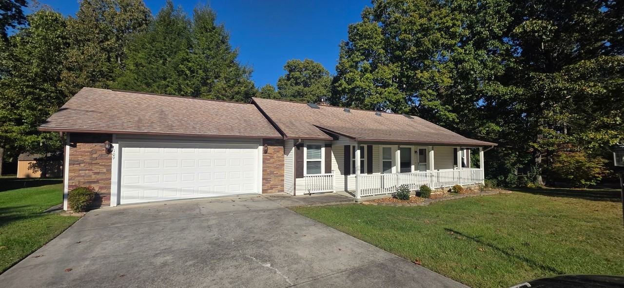 109 Bradford Ln - Photo 2 of 17