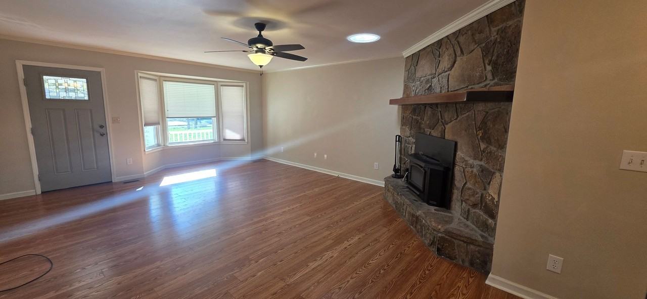 109 Bradford Ln - Photo 5 of 17