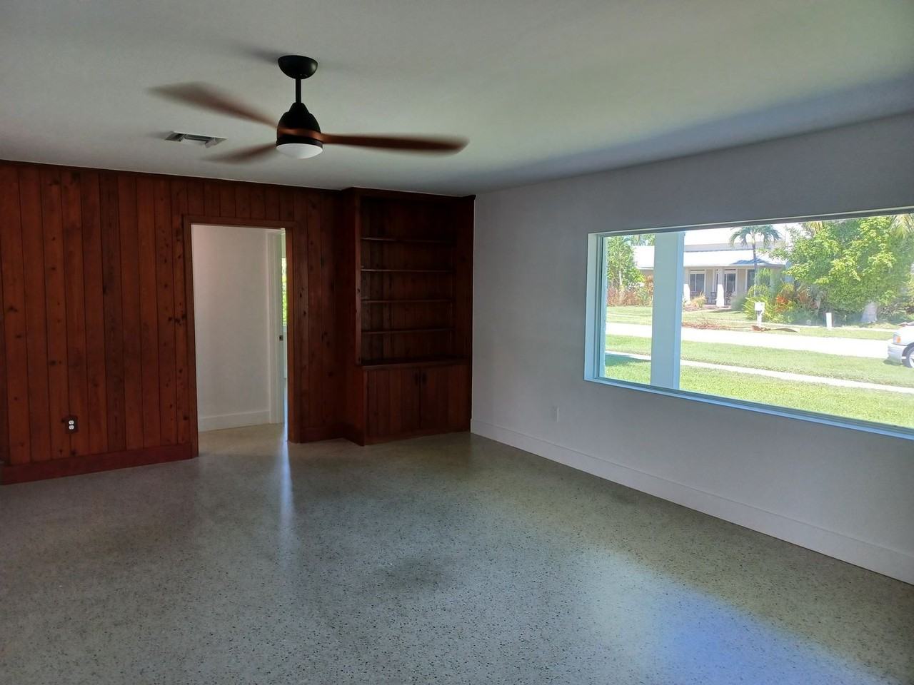 1350 Hanton Ave - Photo 4 of 18