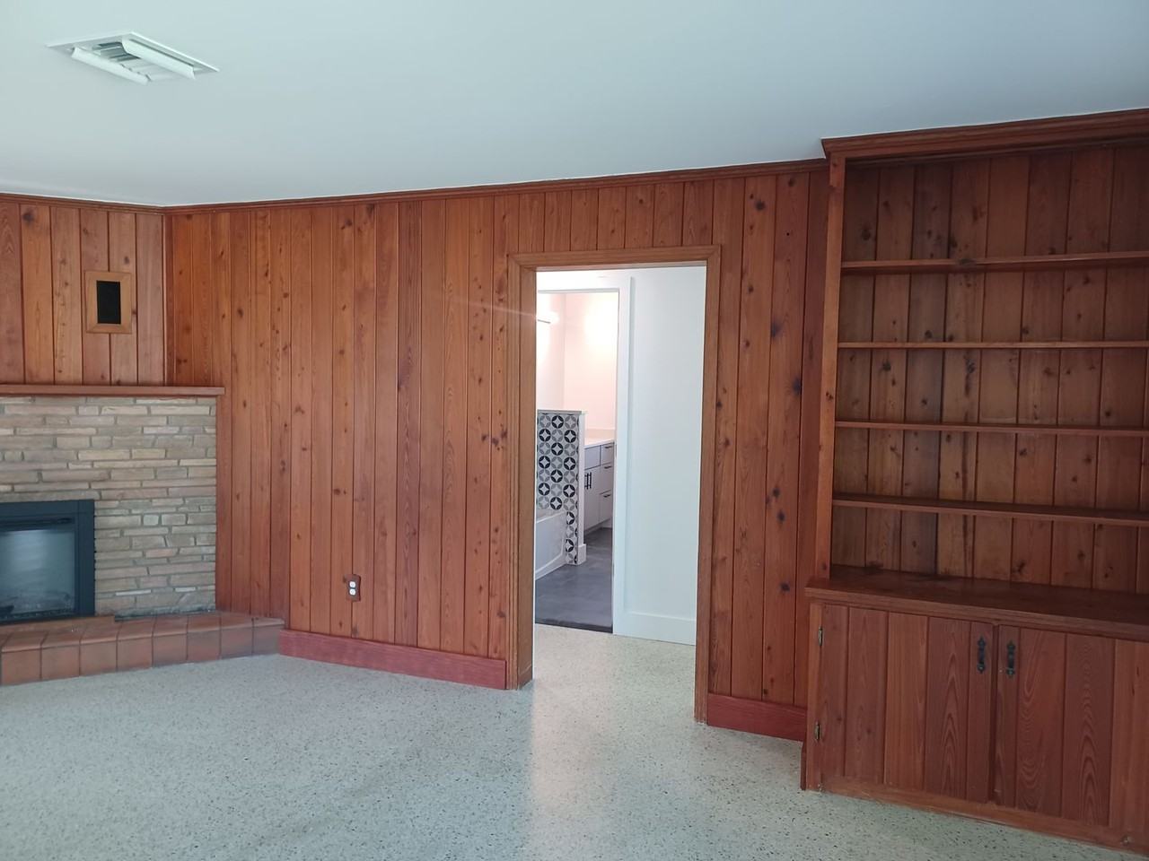 1350 Hanton Ave - Photo 5 of 18