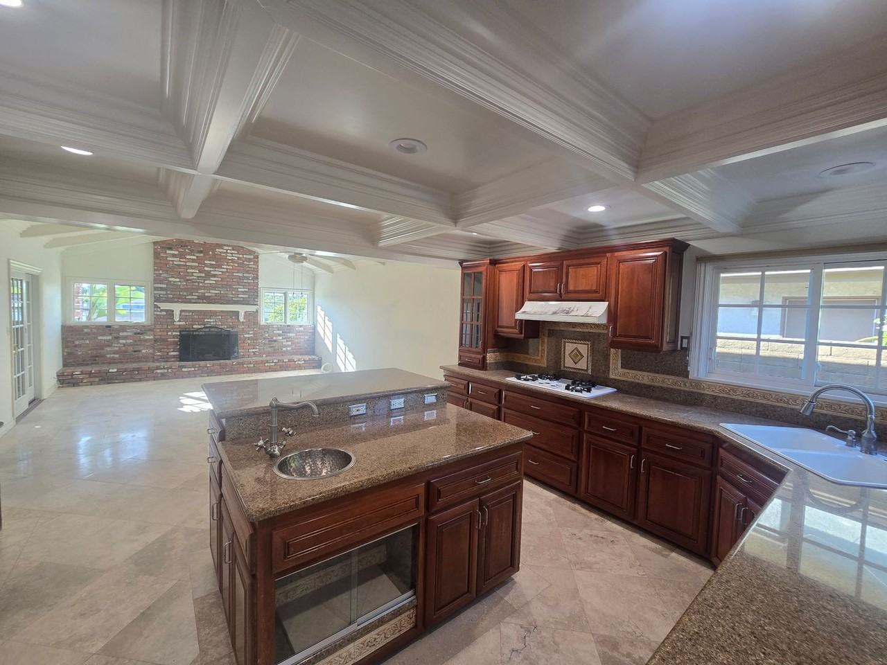 18922 Gregory Ln - Photo 6 of 12