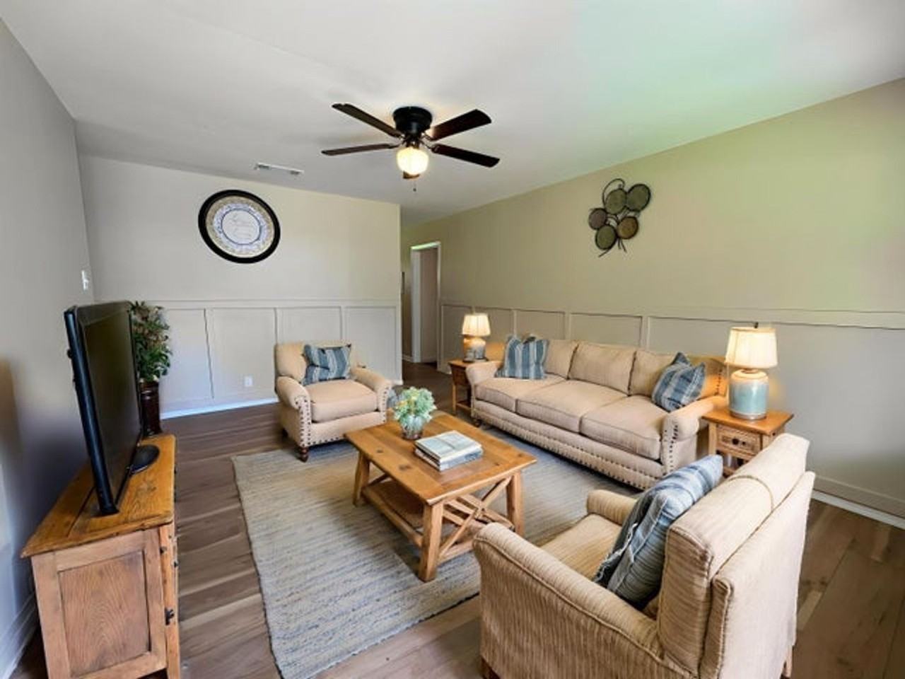 115 Nelda Dr - Photo 2 of 9