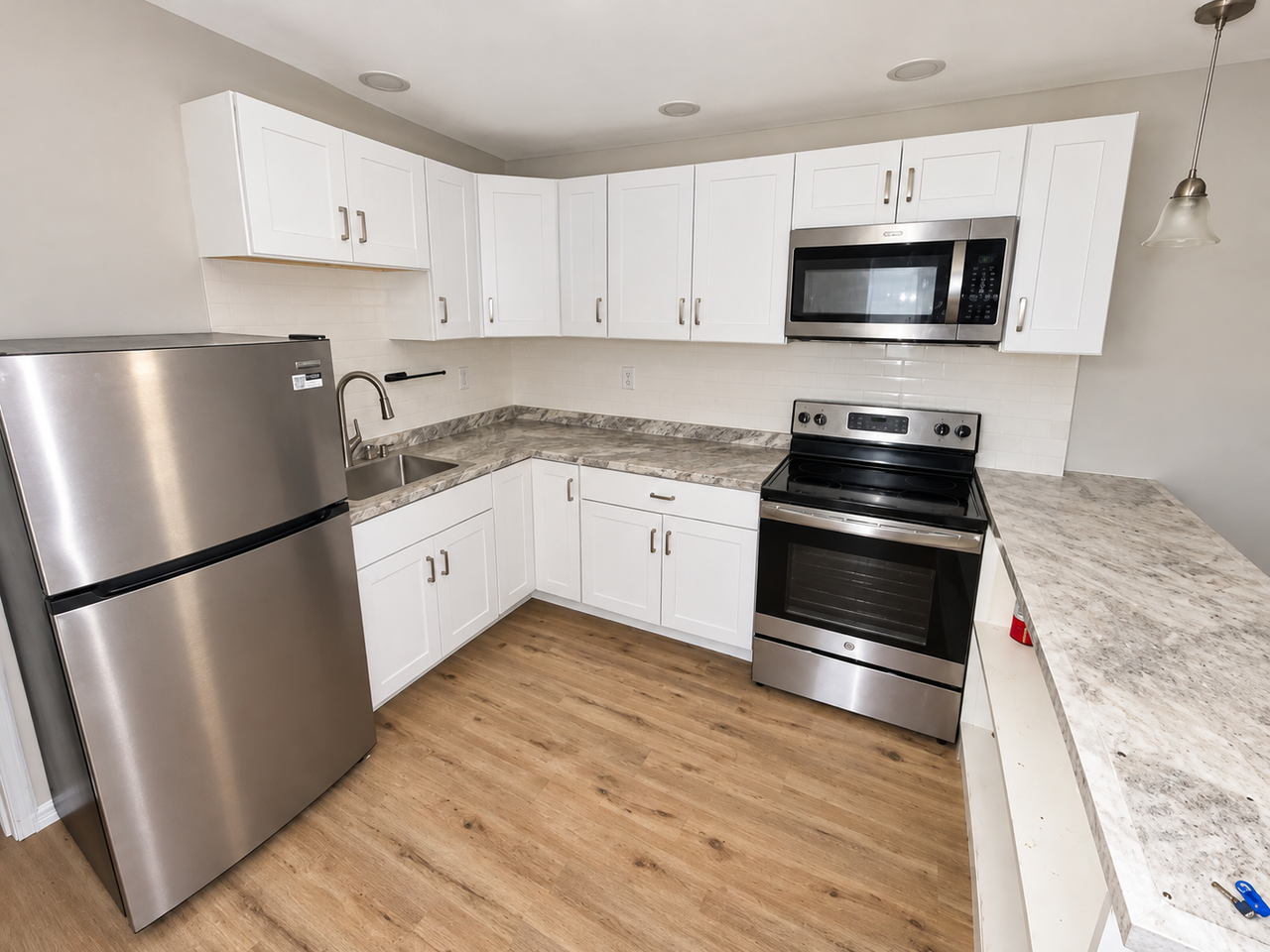 64 1/2 N Sherman St - Photo 3 of 8