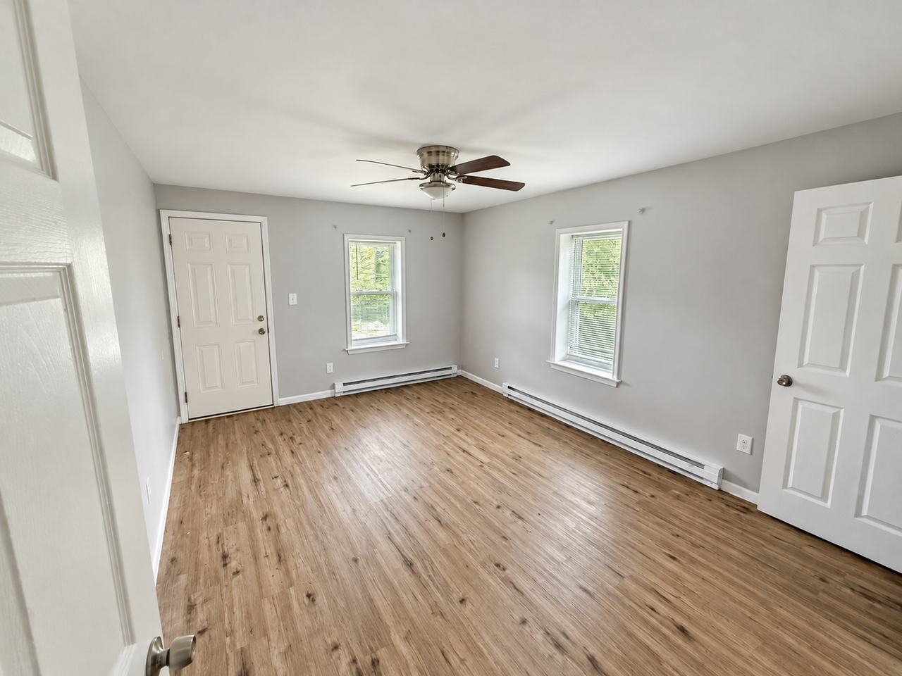 64 1/2 N Sherman St - Photo 4 of 8