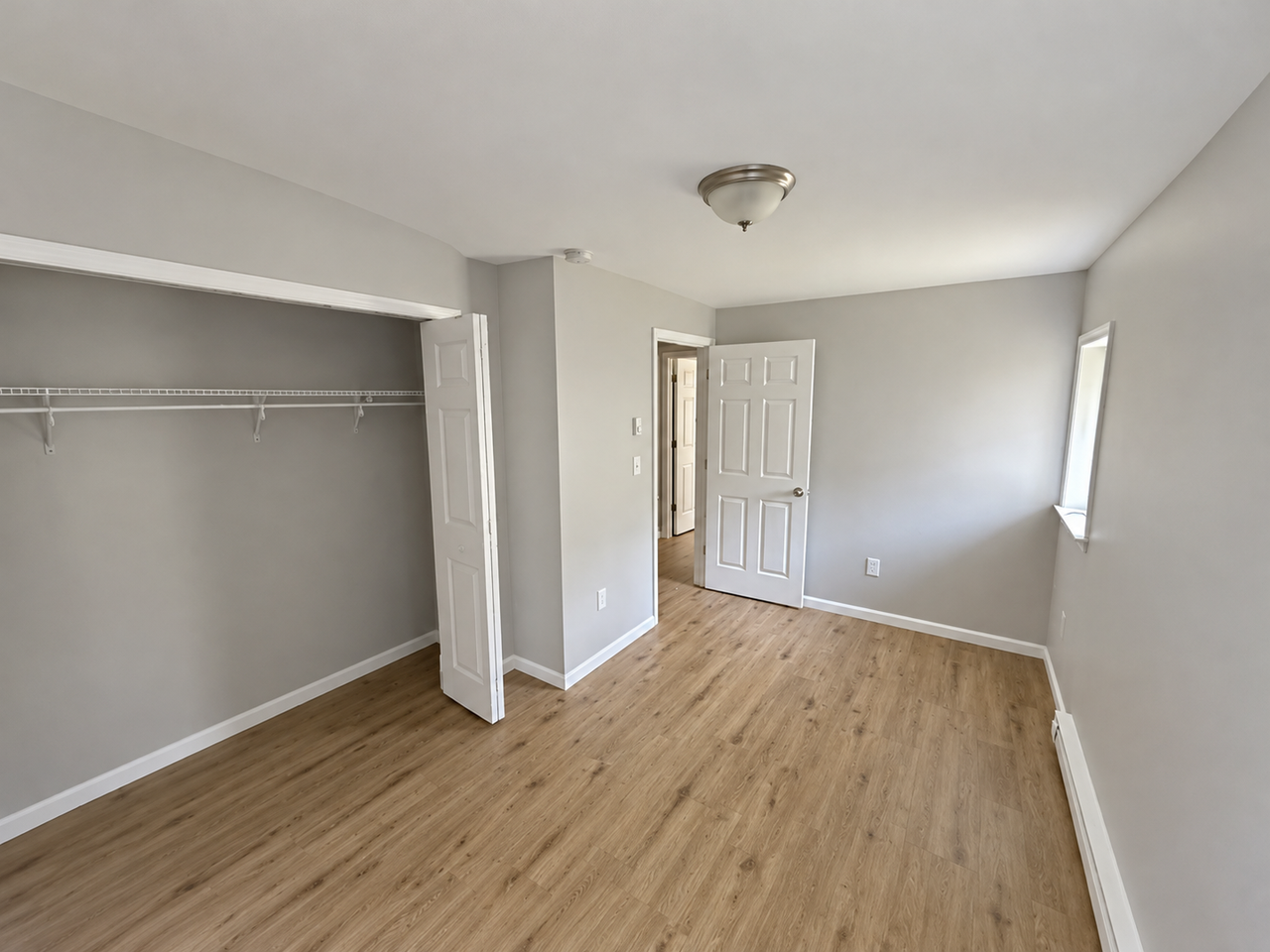 64 1/2 N Sherman St - Photo 5 of 8
