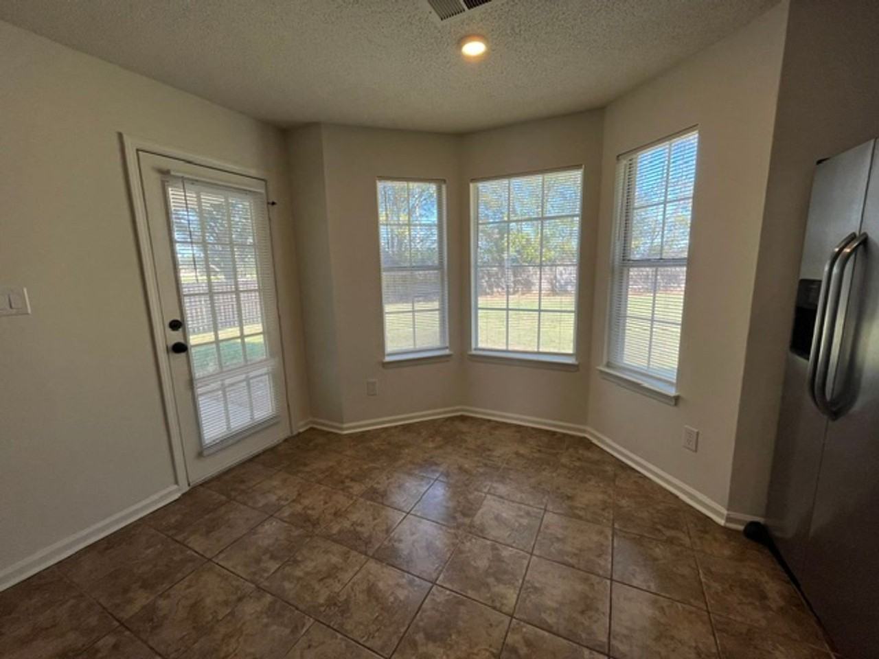 4294 Shadow Ridge Dr - Photo 4 of 12