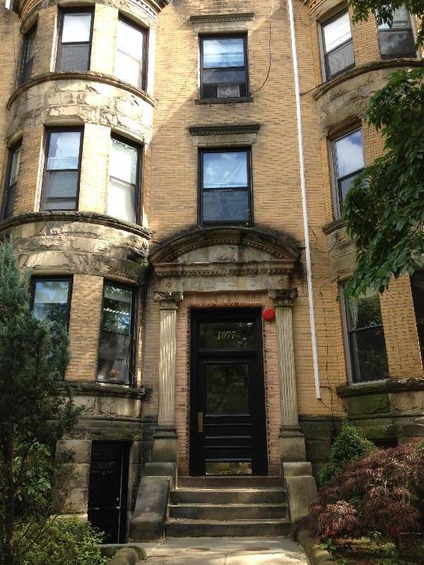 875 Beacon Street - Photo 4 of 4
