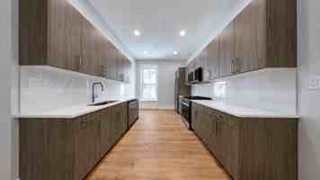 featured image of 10 W Chestnut St