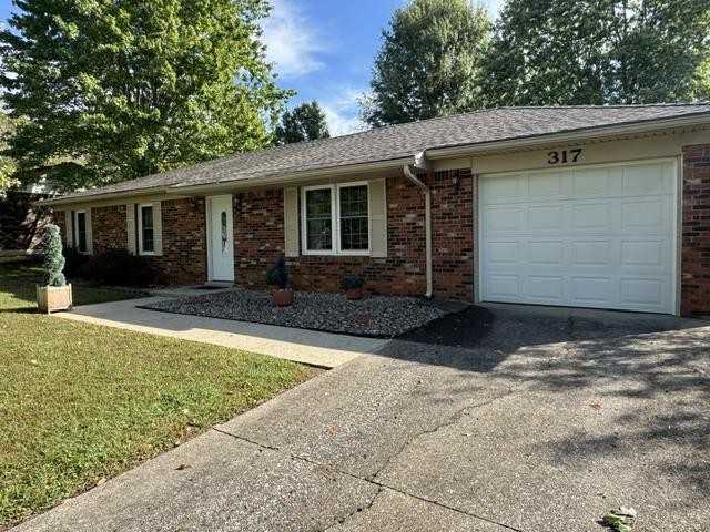 317 Madison Dr - Photo 3 of 16
