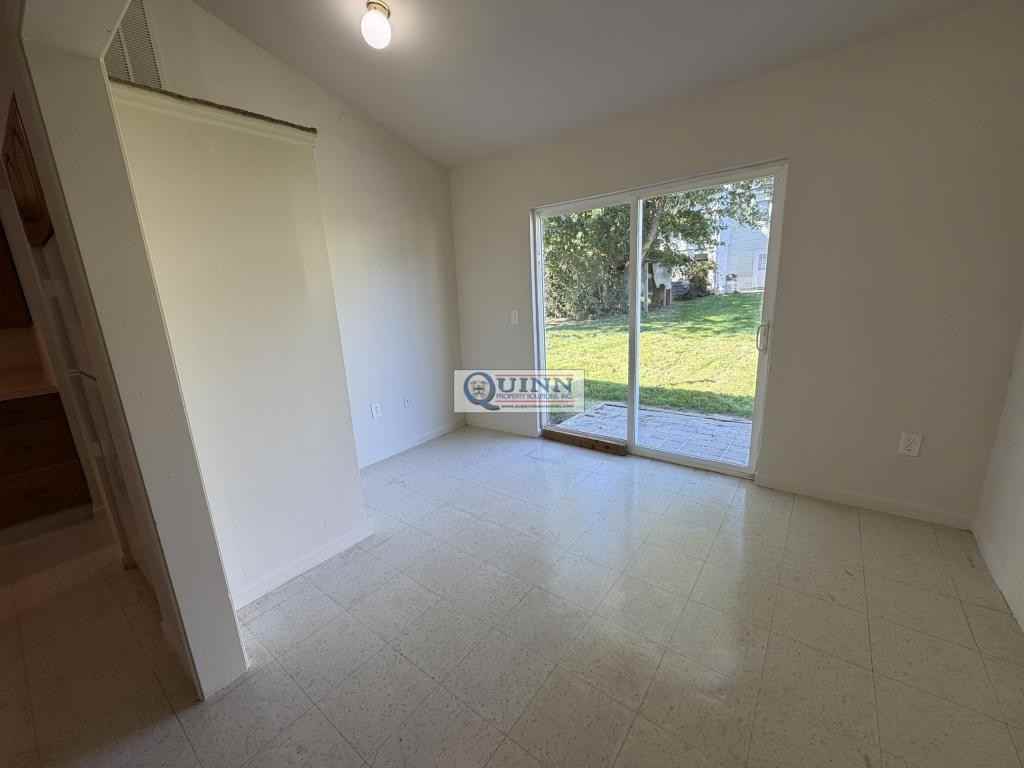 327 Willow Dr - Photo 7 of 15