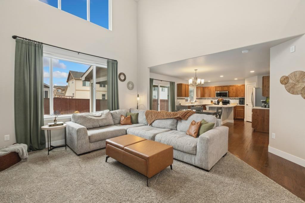 2286 Golden Way - Photo 4 of 30