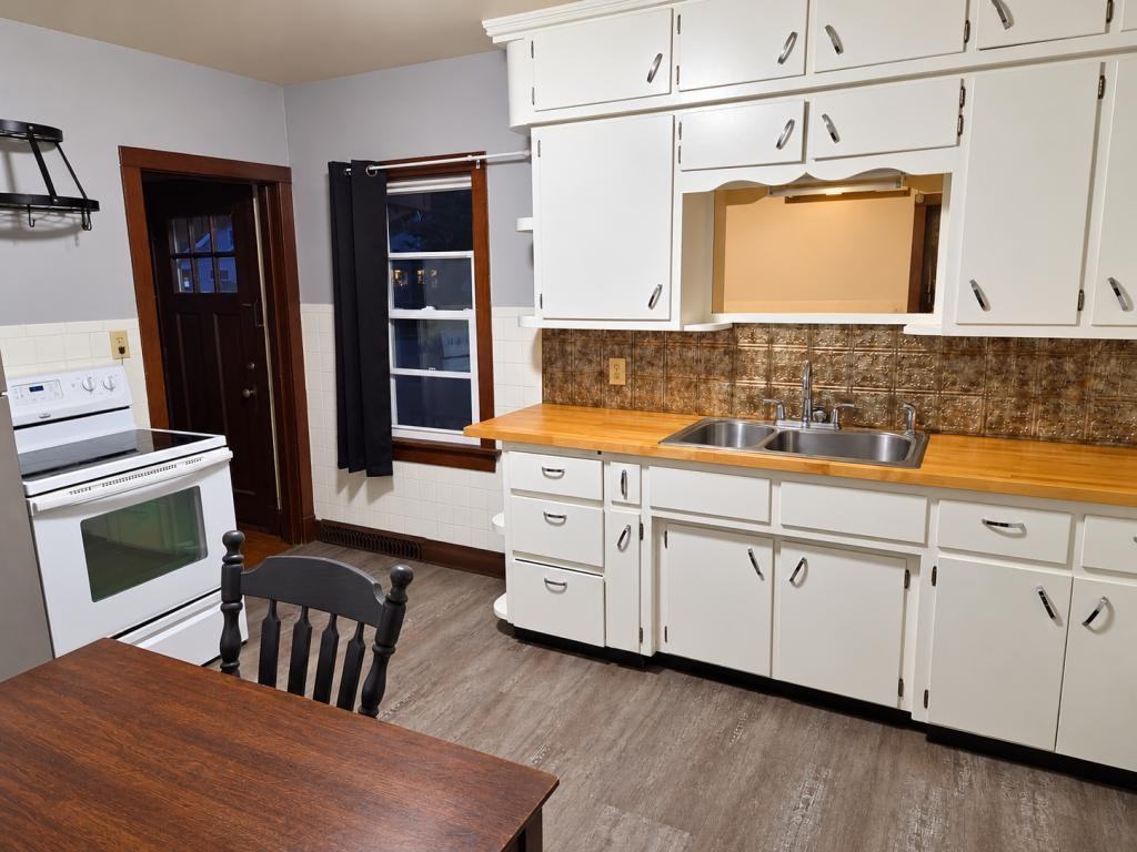 1704 Marshall St - Photo 2 of 8