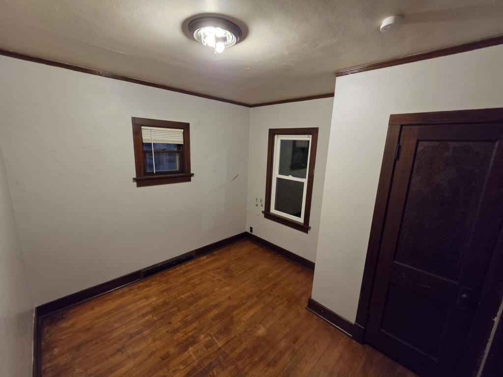 1704 Marshall St - Photo 5 of 8