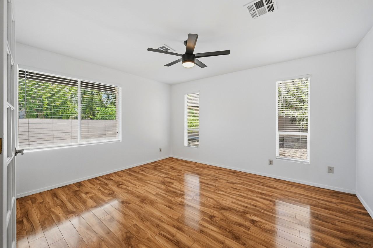 1720 W Isabella Ave - Photo 4 of 21