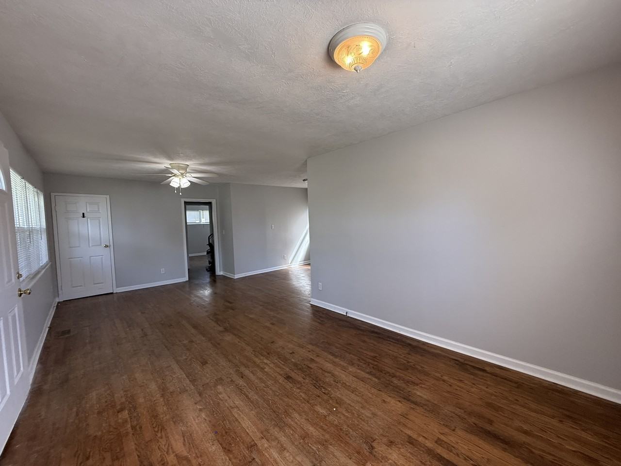 2506 Marshall St - Photo 6 of 10