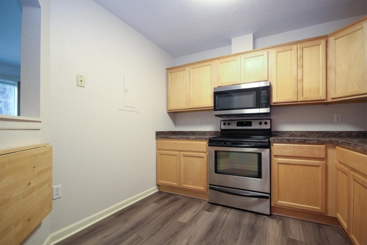 760 W Village Rd #106 - Photo 5 of 17