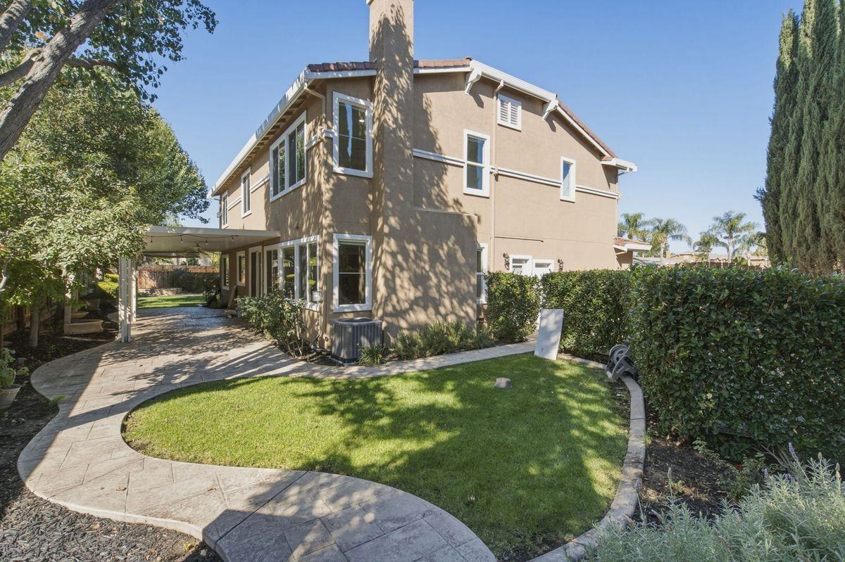 370 Dante Ct - Photo 6 of 32