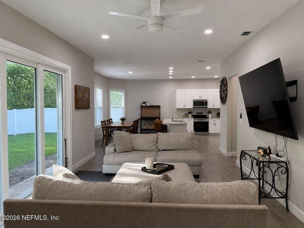 7160 Palm Reserve Ln - Photo 5 of 21