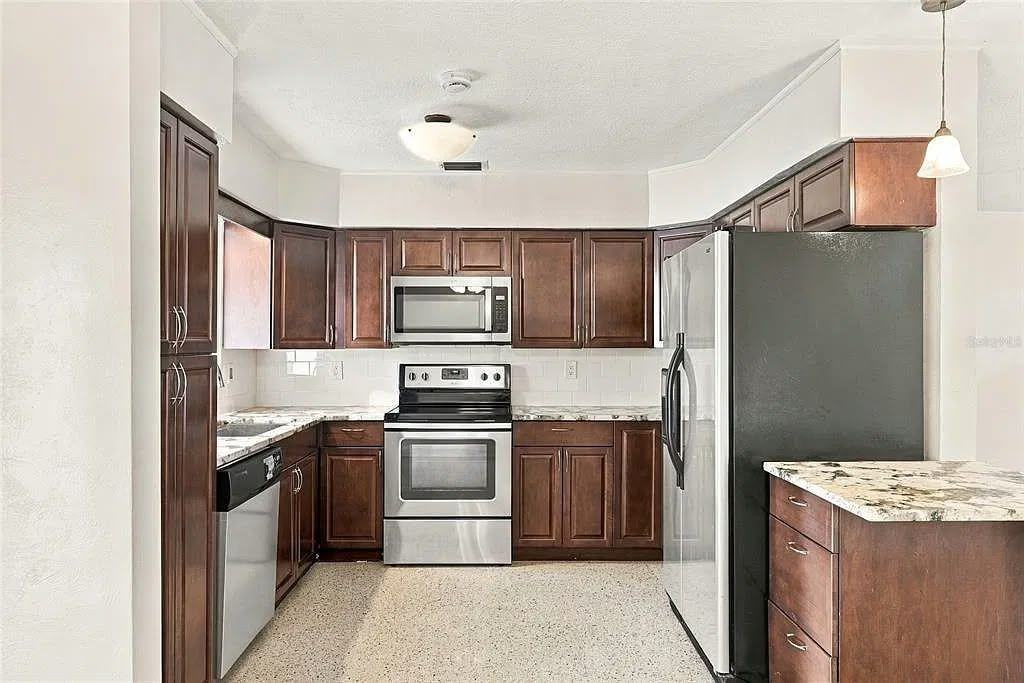 10442 Cirimoya Ln - Photo 5 of 18