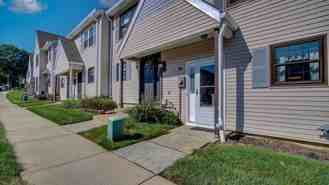33 Queens Way - Photo 1 of 1