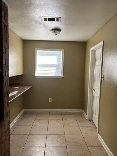 1840 Charbonnet St - Photo 5 of 17