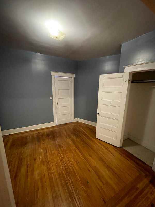 3622 Bronx Blvd - Photo 4 of 8