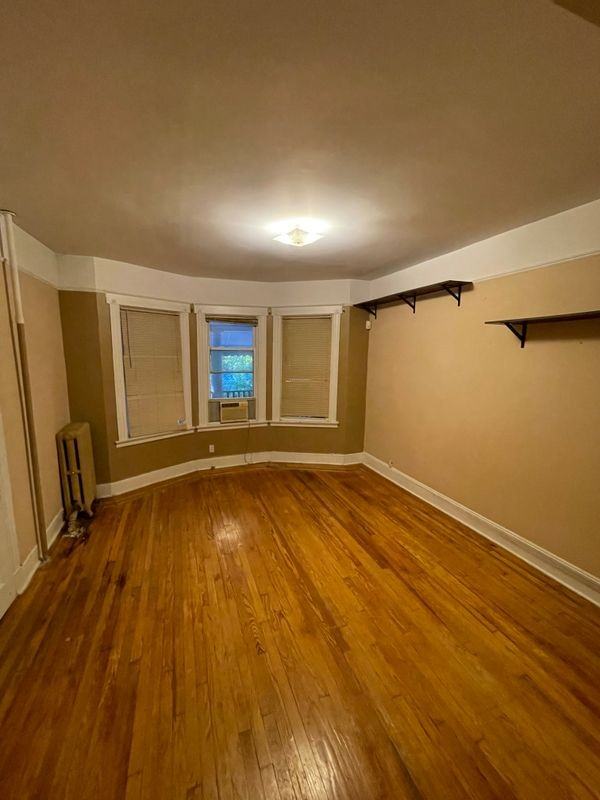 3622 Bronx Blvd - Photo 5 of 8