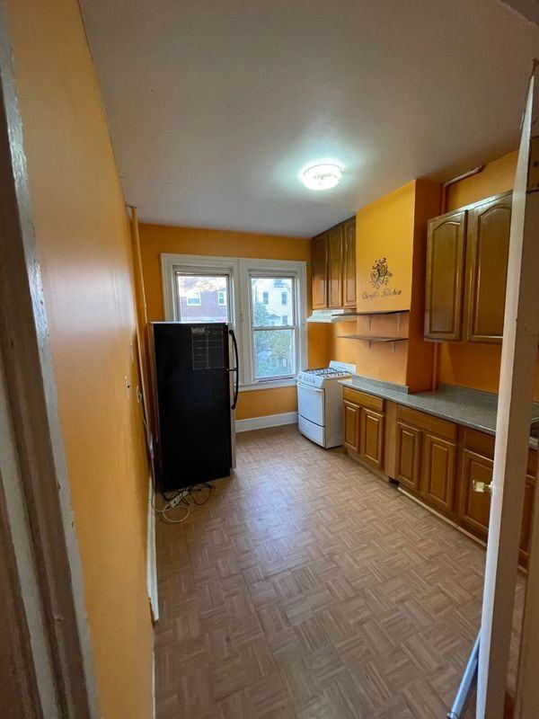3622 Bronx Blvd - Photo 7 of 8