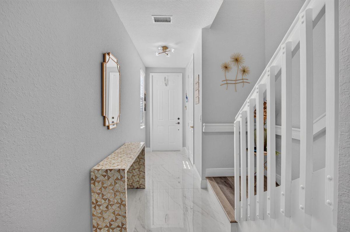 115 S Longport Cir - Photo 2 of 12