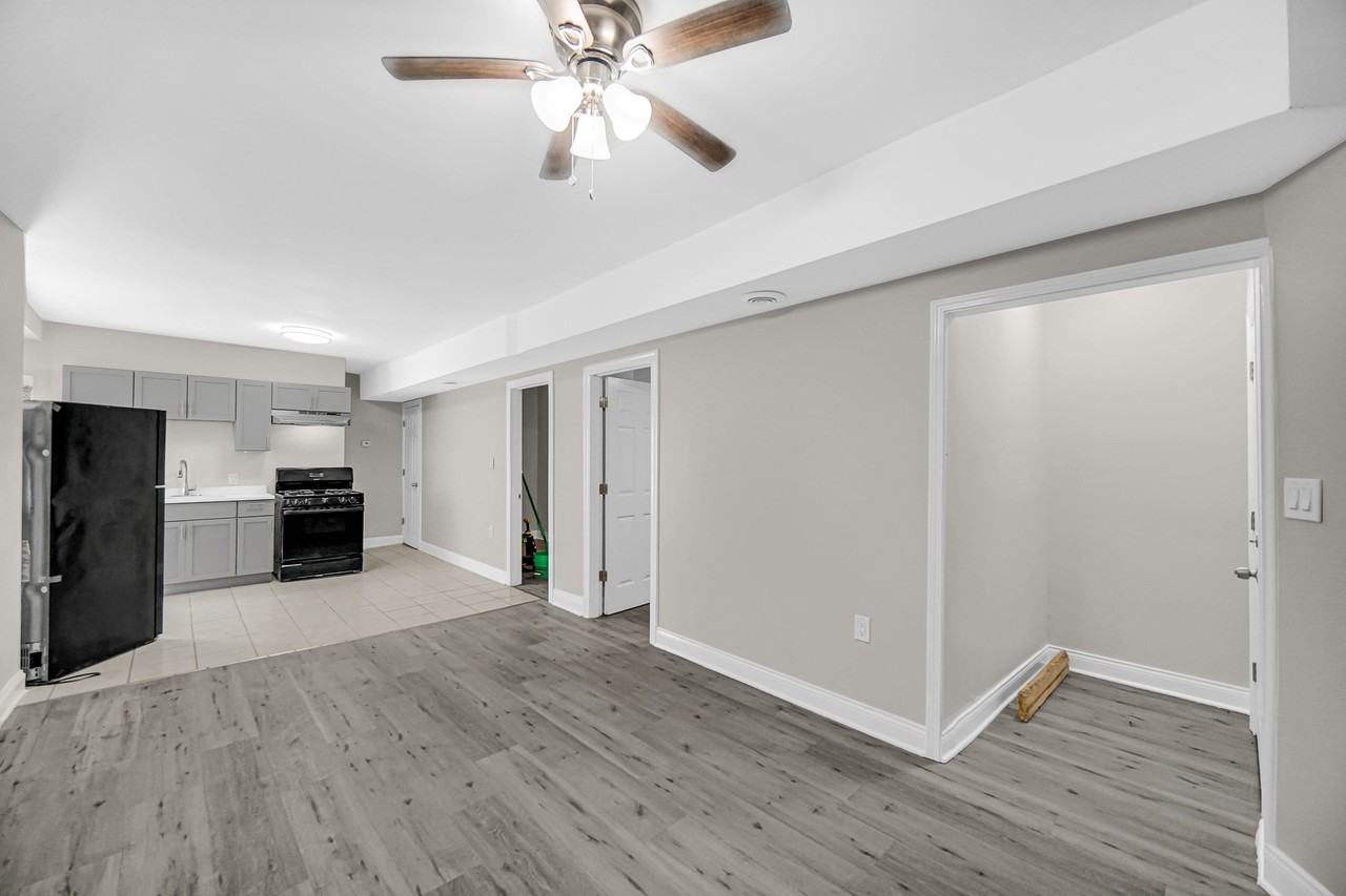 7304 S Peoria St #G - Photo 2 of 7