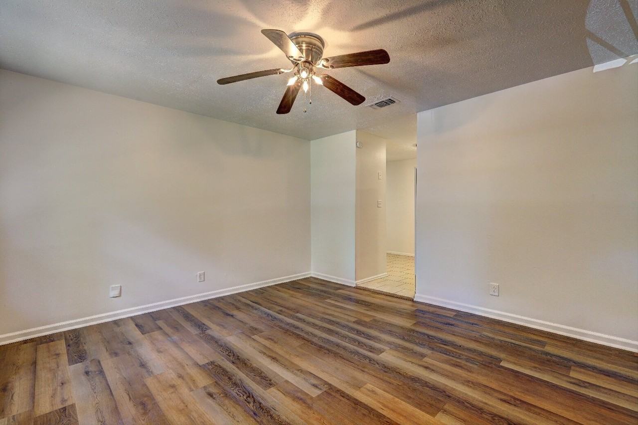 2334 Ollie Dr - Photo 2 of 11