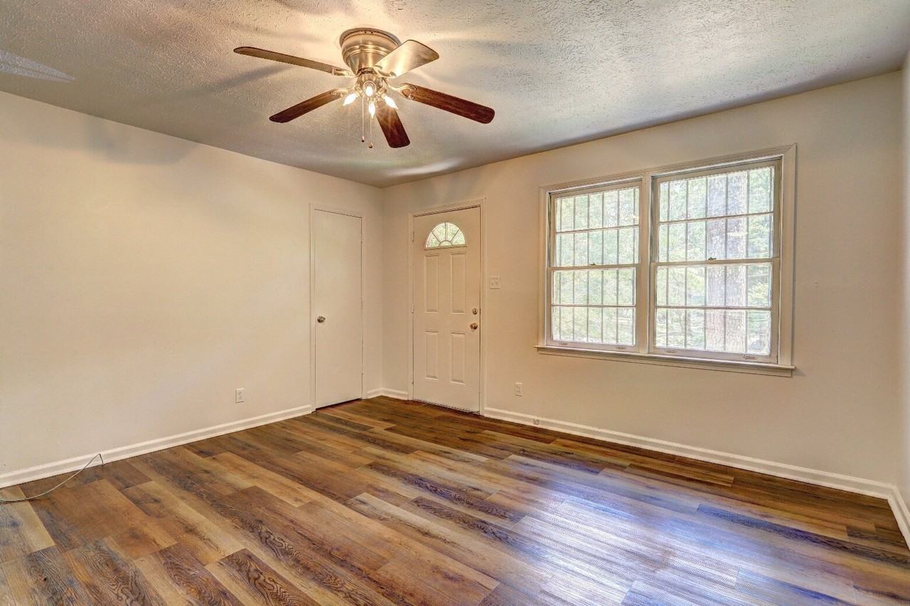2334 Ollie Dr - Photo 3 of 11