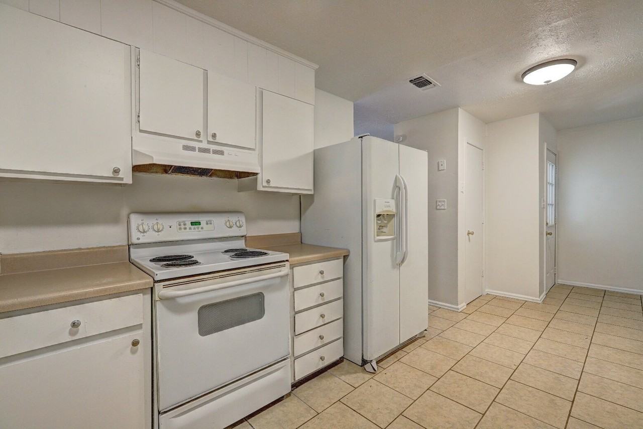 2334 Ollie Dr - Photo 5 of 11