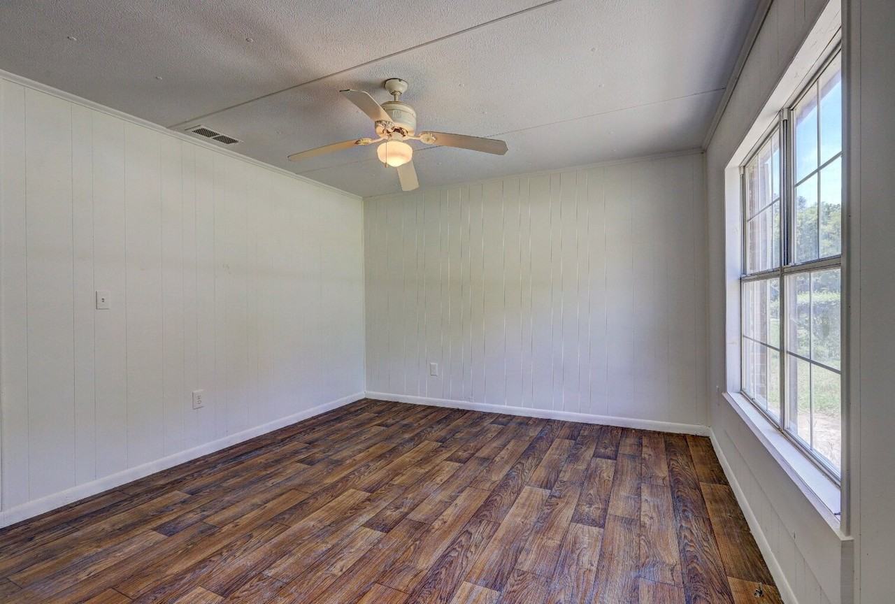 3308 Kings Park Cir - Photo 2 of 12