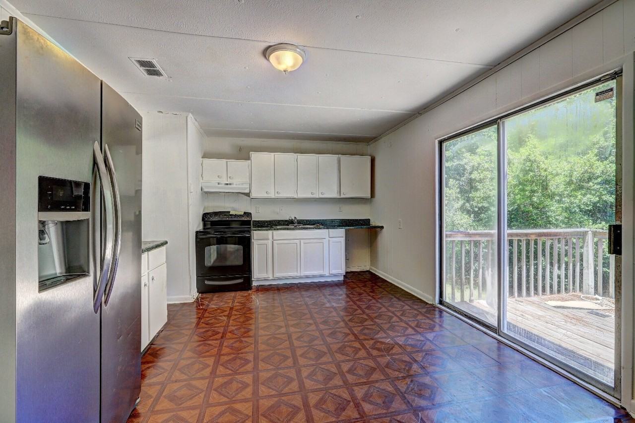 3308 Kings Park Cir - Photo 4 of 12