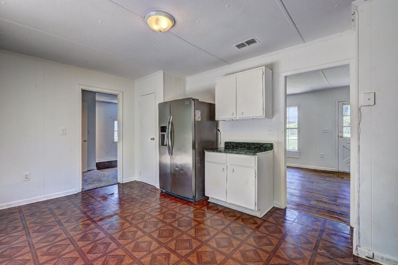 3308 Kings Park Cir - Photo 5 of 12