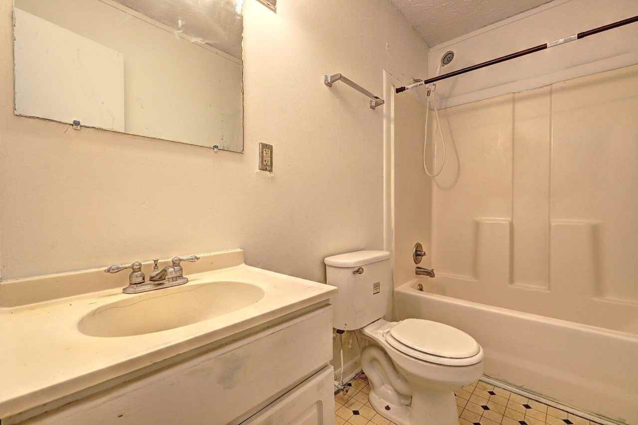 3308 Kings Park Cir - Photo 7 of 12