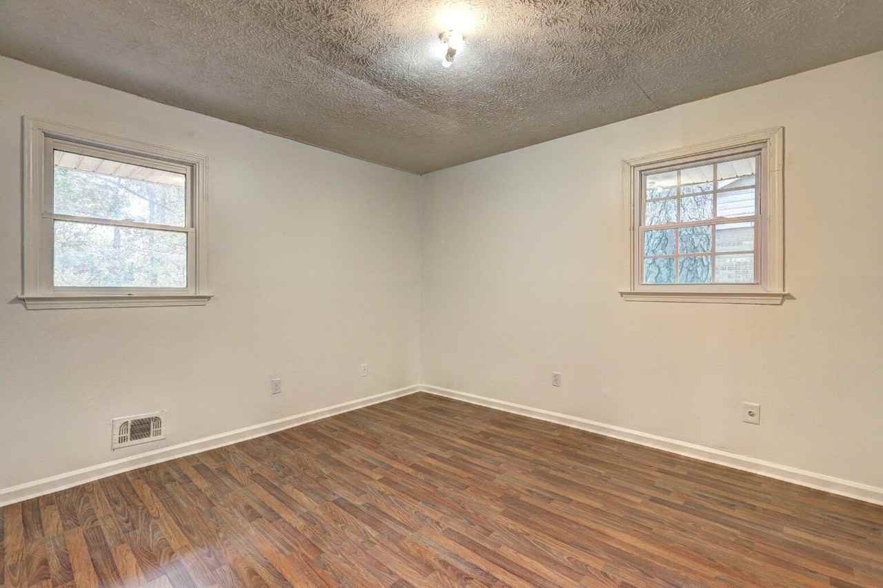 10084 Brass Ring Rd - Photo 5 of 11