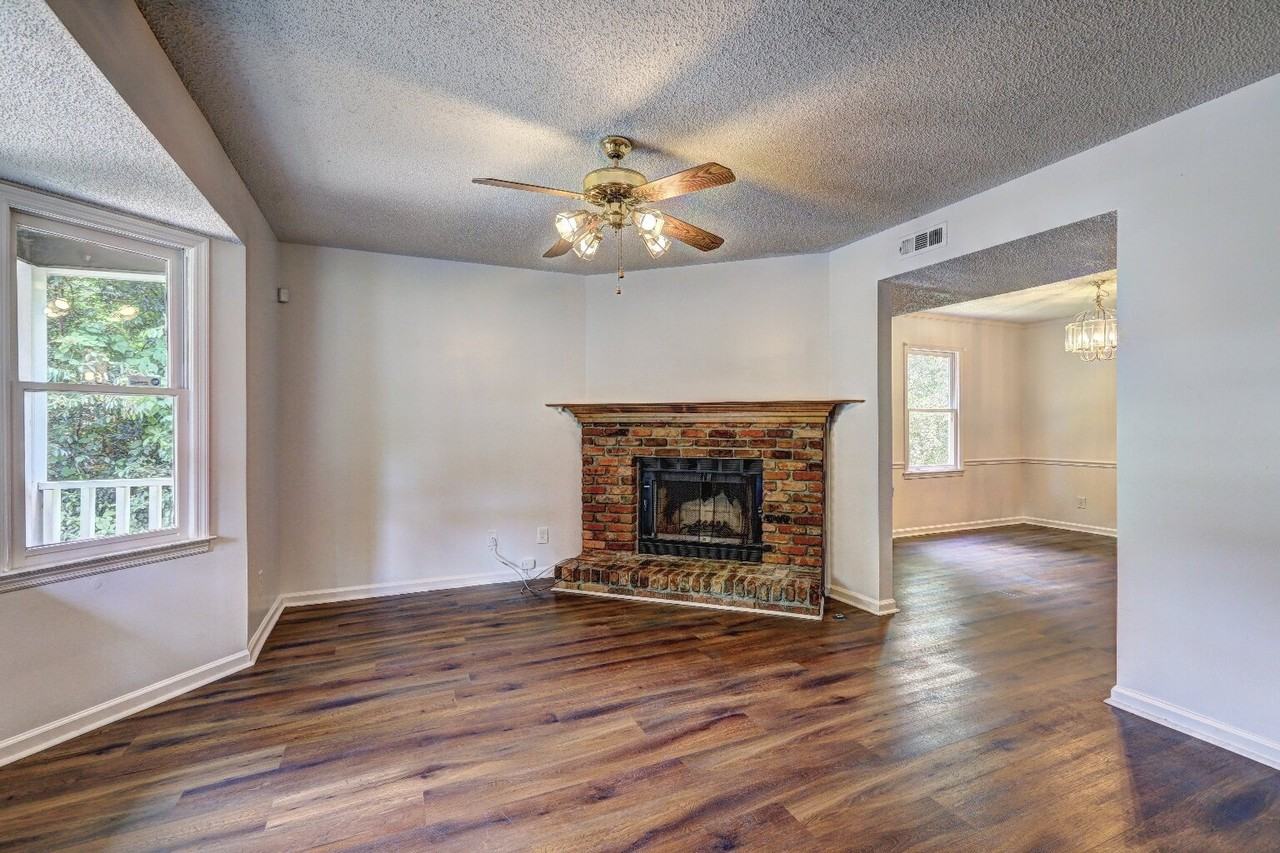 4396 Barrington Pl - Photo 3 of 9
