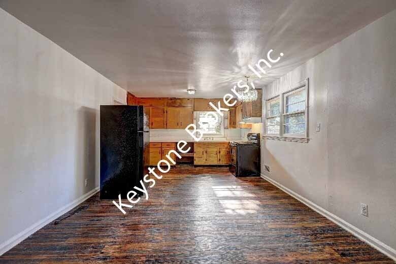 1752 Upper River Rd - Photo 4 of 12